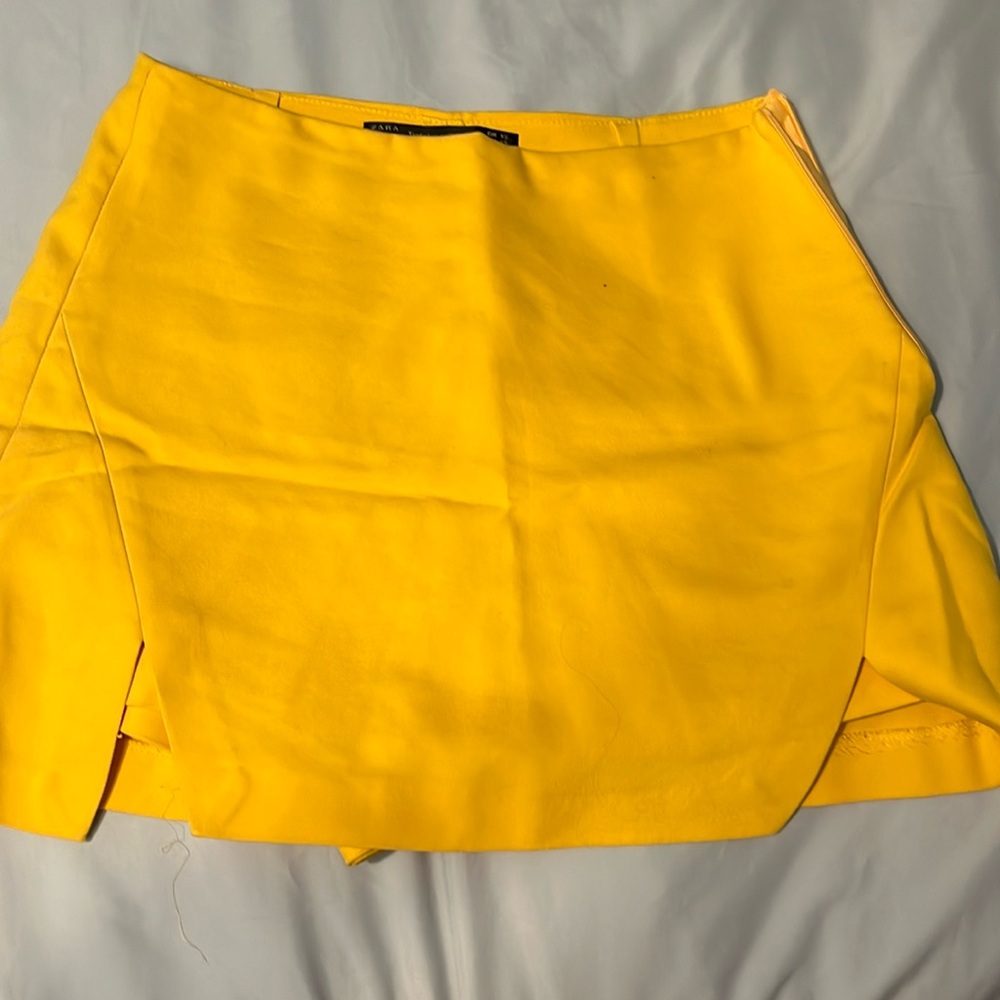 Yellow Mini-skort